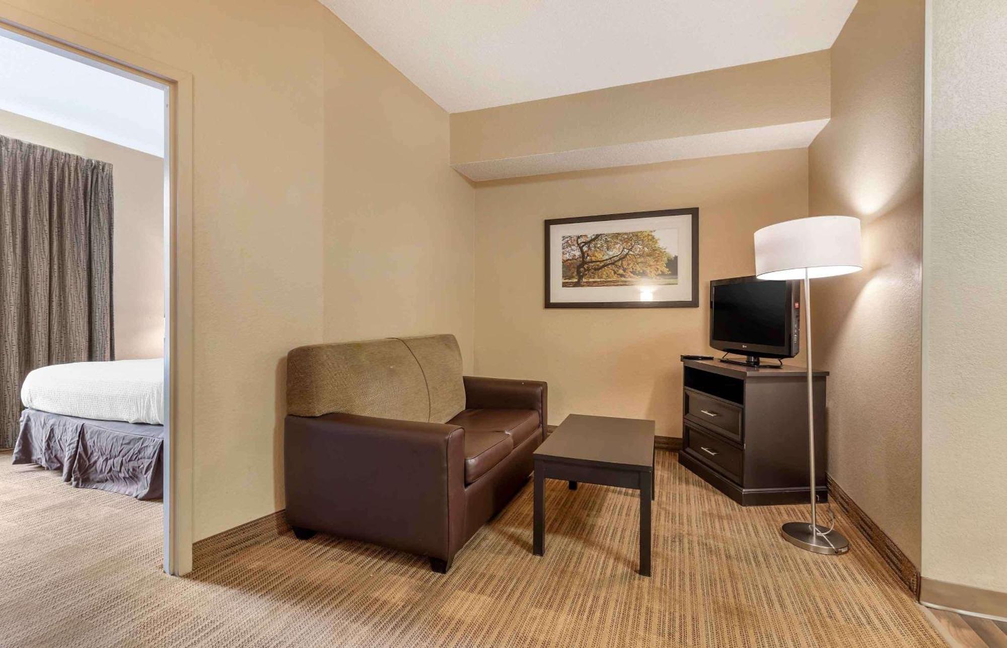Extended America - Dallas - Frankford Road 2*
